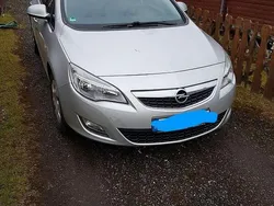 Silber Gebraucht 2010 Opel Astra Sport Limousine | 4.141 € (Etwas zu teuer)