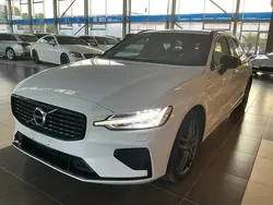 Weiß Gebraucht 2021 Volvo V60 R-Design Kombi | 24.400 € (Superpreis)