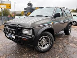 Grau Gebraucht 1989 Nissan Terrano Prestige SUV | 9.999 €