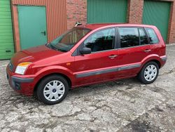 Rot Gebraucht 2007 Ford Fusion Kombi | 3.125 €