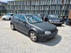Schwarz Gebraucht 2002 VW Golf IV Limousine | 1.390 € (Guter Preis)
