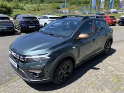 Zedern grün metallic Neu 2025 Dacia Sandero Extreme Kleinwagen | 22.710 € (Etwas zu teuer)