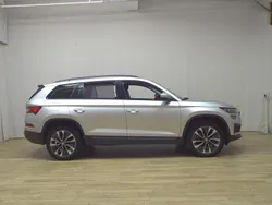 Silber Gebraucht 2022 Skoda Kodiaq Tour SUV | 25.480 € (Guter Preis)