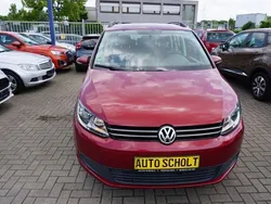 Rot Gebraucht 2012 VW Touran Trendline Van / Kleinbus | 5.200 € (Fairer Preis)