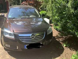 Braun Gebraucht 2011 Opel Insignia Design Edition Limousine | 5.300 € (Fairer Preis)