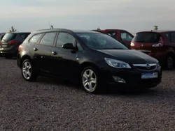 Schwarz Gebraucht 2012 Opel Astra Edition Kombi | 6.499 € (Teuer)