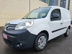 Weiß Gebraucht 2013 Renault Kangoo Van / Kleinbus | 6.490 € (Etwas zu teuer)