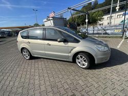 Grau Gebraucht 2009 Ford S-MAX S Van / Kleinbus | 4.500 € (Fairer Preis)