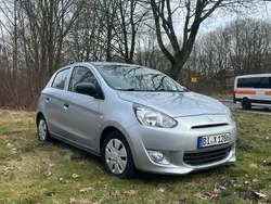 Silber Gebraucht 2015 Mitsubishi Space Star Kleinwagen | 5.200 €