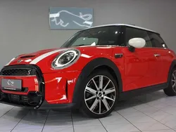 Chili red met Gebraucht 2023 Mini Cooper S Classic Kleinwagen | 29.900 € (Etwas zu teuer)
