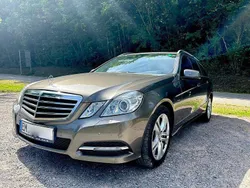 Braun Gebraucht 2011 Mercedes E220 Avantgarde Kombi | 13.999 € (Teuer)
