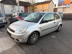 Polarsilber metallic Gebraucht 2003 Ford Fiesta Trend Kleinwagen | 899 € (Fairer Preis)