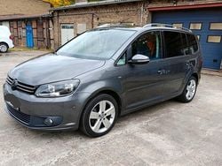 Grau Gebraucht 2014 VW Touran Cup Van / Kleinbus | 8.998 € (Guter Preis)