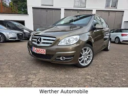 Braun Gebraucht 2011 Mercedes B200 Van / Kleinbus | 5.950 € (Fairer Preis)