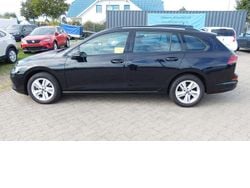 Deepblackperleffektmet c9x (schwarz)schwarz Gebraucht 2021 VW Golf VIII Trendline Kombi | 17.990 € (Fairer Preis)