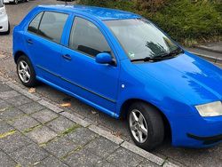 Blau Gebraucht 2004 Skoda Fabia Kleinwagen | 1.050 € (Fairer Preis)