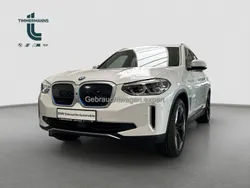 Mineralweiß (metallic) Gebraucht 2021 BMW iX3 SUV | 33.490 € (Fairer Preis)