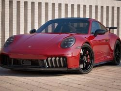 Rot Neu 2025 Porsche 911 Carrera 4 GTS | 213.900 €