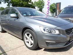 Grau Gebraucht 2016 Volvo V60 Business Edition Kombi | 14.880 € (Fairer Preis)