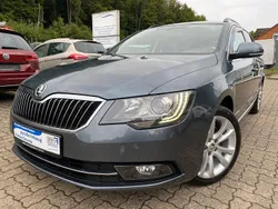Grau Gebraucht 2015 Skoda Superb Exclusive Kombi | 12.950 € (Fairer Preis)