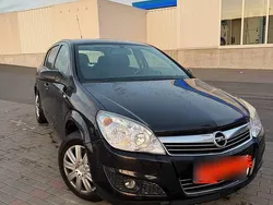 Schwarz Gebraucht 2009 Opel Astra Limousine | 2.300 € (Fairer Preis)