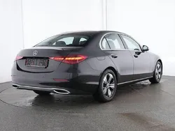 Obsidianschwarz metallic Gebraucht 2024 Mercedes C200 Avantgarde Limousine | 39.880 € (Fairer Preis)