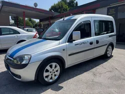 Blau Gebraucht 2003 Opel Combo Van / Kleinbus | 4.500 € (Teuer)