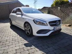 Weiß Gebraucht 2018 Mercedes A250 AMG line Limousine | 17.500 €