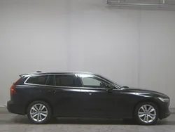 Schwarz Gebraucht 2021 Volvo V60 Momentum Kombi | 16.790 € (Guter Preis)