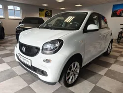 Weiß Gebraucht 2019 Smart ForFour Electric Drive Limousine | 7.950 € (Guter Preis)