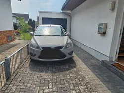 Silber Gebraucht 2010 Ford Focus Titanium Limousine | 3.790 € (Fairer Preis)