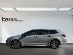 Cement grey manhattan Gebraucht 2019 Toyota Corolla Club Kombi | 19.980 € (Fairer Preis)