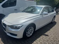 Weiß Gebraucht 2016 BMW 318 Sport Line Limousine | 16.950 € (Fairer Preis)
