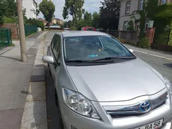 Silber Gebraucht 2012 Toyota Auris Hybrid Edition Limousine | 12.550 € (Fairer Preis)