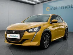 Gelb Gebraucht 2021 Peugeot e-208 Kleinwagen | 16.949 € (Fairer Preis)