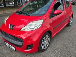 Rot Gebraucht 2011 Peugeot 107 Kleinwagen | 2.200 € (Fairer Preis)