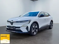 Weiß Gebraucht 2023 Renault Mégane Equilibre Limousine | 25.990 € (Fairer Preis)