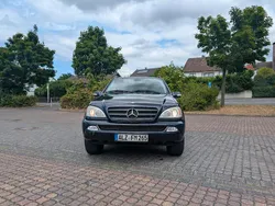 Blau Gebraucht 2002 Mercedes ML270 SUV | 5.250 € (Teuer)