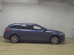Blau Gebraucht 2022 Ford Mondeo Trend Kombi | 16.480 € (Guter Preis)