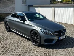 Andere außenfarben Gebraucht 2018 Mercedes C200 AMG line Coupé | 21.999 €