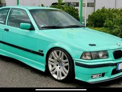 Grün Gebraucht 1997 BMW 323 M Sport Coupé | 5.350 €