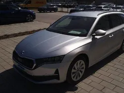 Brillantsilber metallic/silber Neu 2025 Skoda Octavia Selection Kombi | 34.090 € (Superpreis)