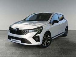 Weiß Neu 2025 Renault Clio V Techno Limousine | 20.990 € (Etwas zu teuer)