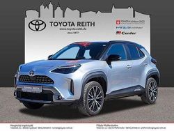Shimmering silver metallic / dach schwar (metallic) Gebraucht 2022 Toyota Yaris Hybrid Advance SUV | 26.380 € (Etwas zu teuer)