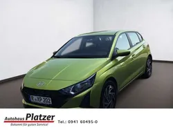 Lucid lime / met Gebraucht 2024 Hyundai i20 Trend Limousine | 22.980 € (Fairer Preis)