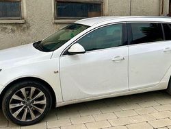 Weiß Gebraucht 2013 Opel Insignia Innovation Kombi | 3.699 €