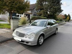 Grau Gebraucht 2004 Mercedes E220 Classic Kombi | 2.000 € (Guter Preis)