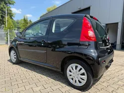 Metallicschwarze lackierung/m Gebraucht 2009 Peugeot 107 Filou Kleinwagen | 3.880 € (Etwas zu teuer)