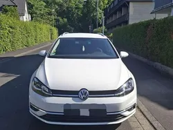Weiß Gebraucht 2020 VW Golf VII Highline Kombi | 17.999 € (Guter Preis)