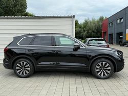 Schwarz schwarz Neu 2025 VW Touareg Elegance SUV | 71.950 €